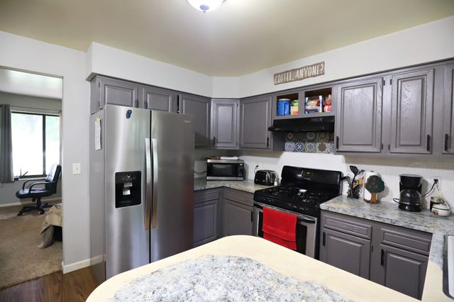 12083 N Seymour Road, Montrose, MI 48457
