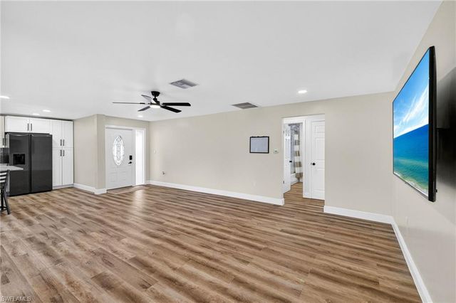 4208 SE 2nd AVE, Cape Coral, FL 33904