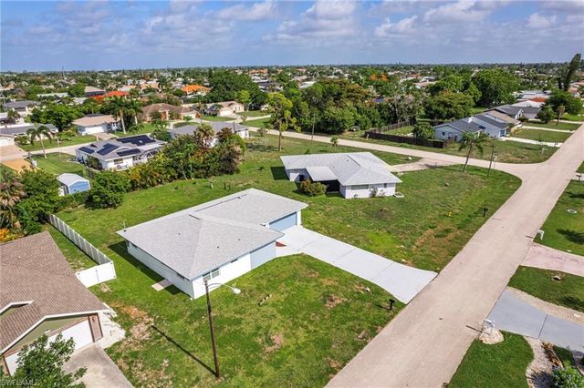 4208 SE 2nd AVE, Cape Coral, FL 33904
