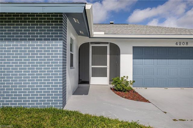 4208 SE 2nd AVE, Cape Coral, FL 33904