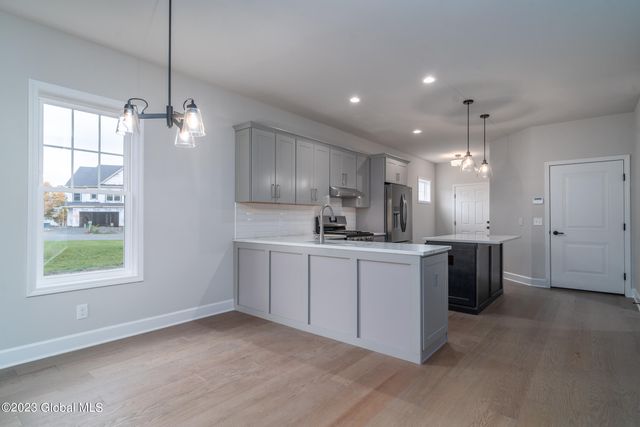 22 Priddle Lane, Colonie, NY 12110