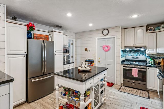 1410 VIOLA DRIVE, Brandon, FL 33511