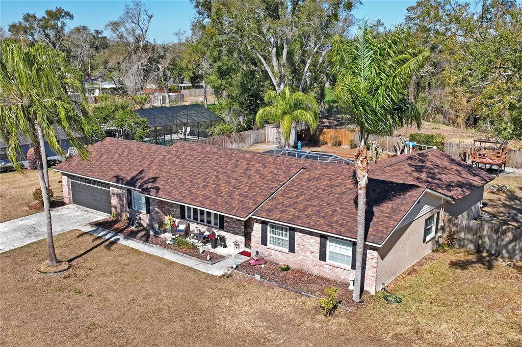 Image 2 of property listing at 1410 VIOLA DRIVE, Brandon, FL 33511