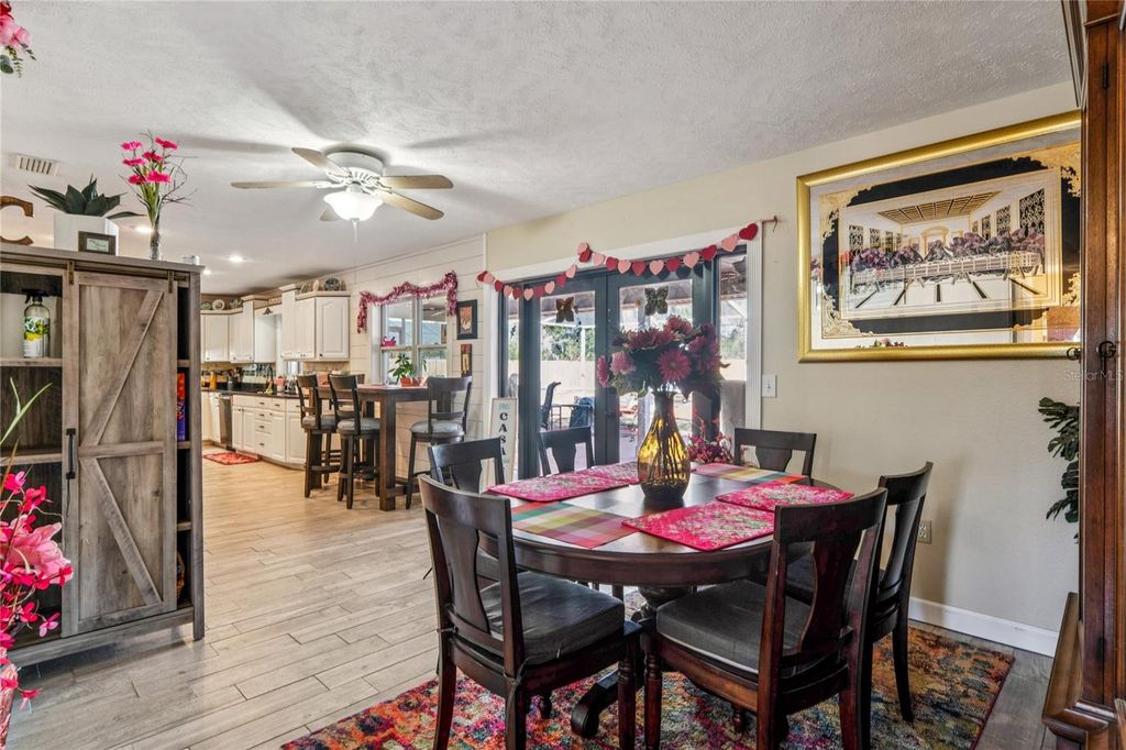 Image 22 of property listing at 1410 VIOLA DRIVE, Brandon, FL 33511