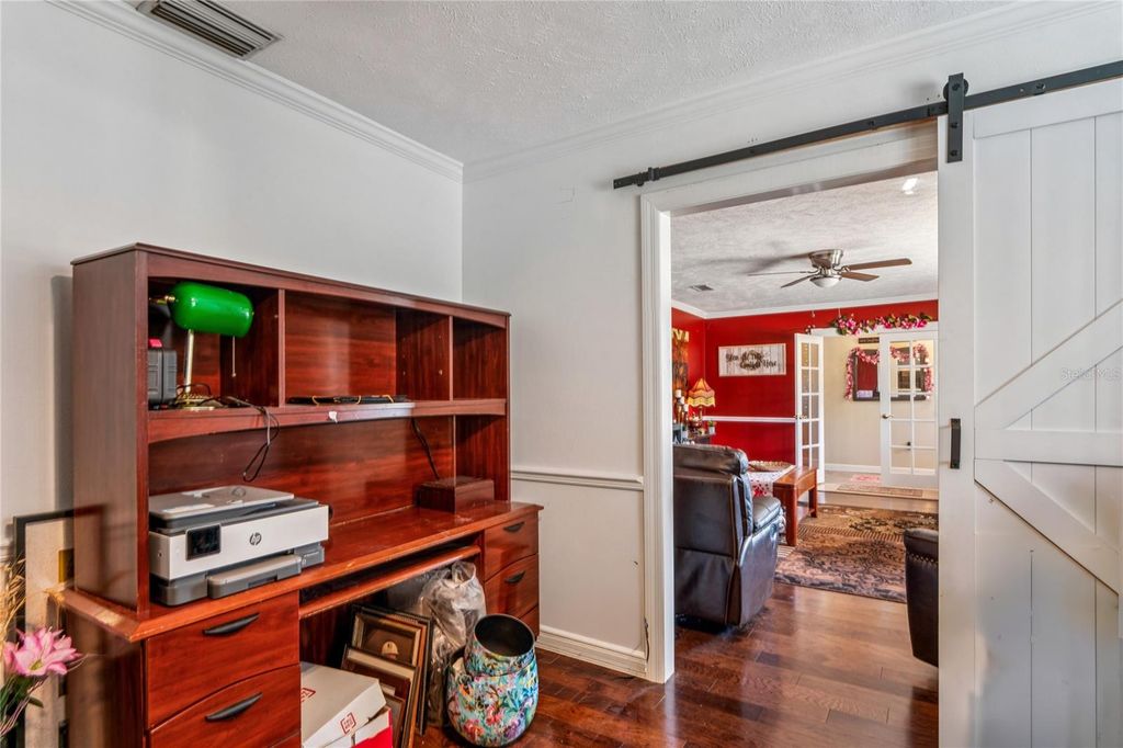 Image 29 of property listing at 1410 VIOLA DRIVE, Brandon, FL 33511