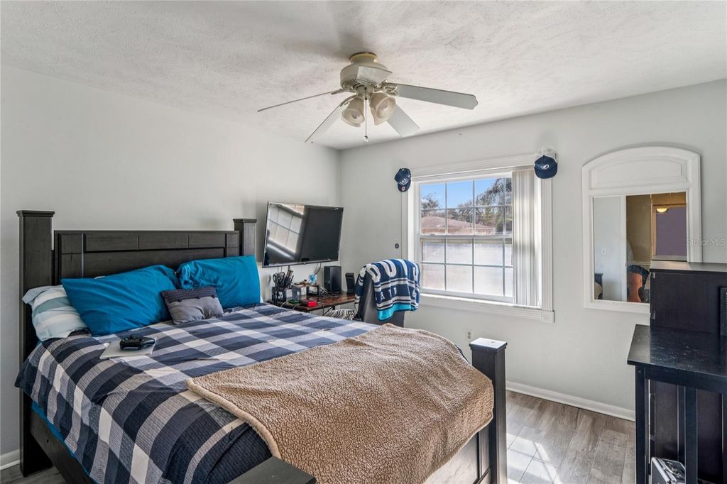 Image 35 of property listing at 1410 VIOLA DRIVE, Brandon, FL 33511