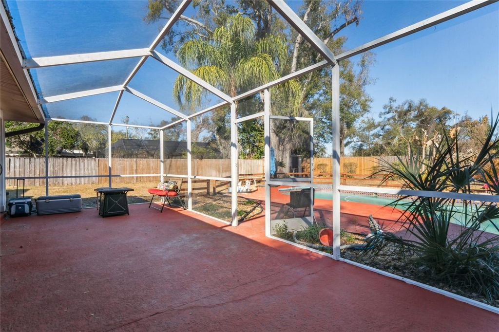 Image 43 of property listing at 1410 VIOLA DRIVE, Brandon, FL 33511