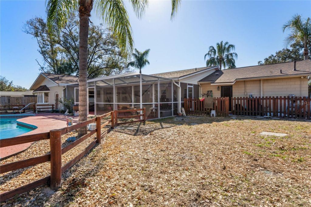 Image 44 of property listing at 1410 VIOLA DRIVE, Brandon, FL 33511