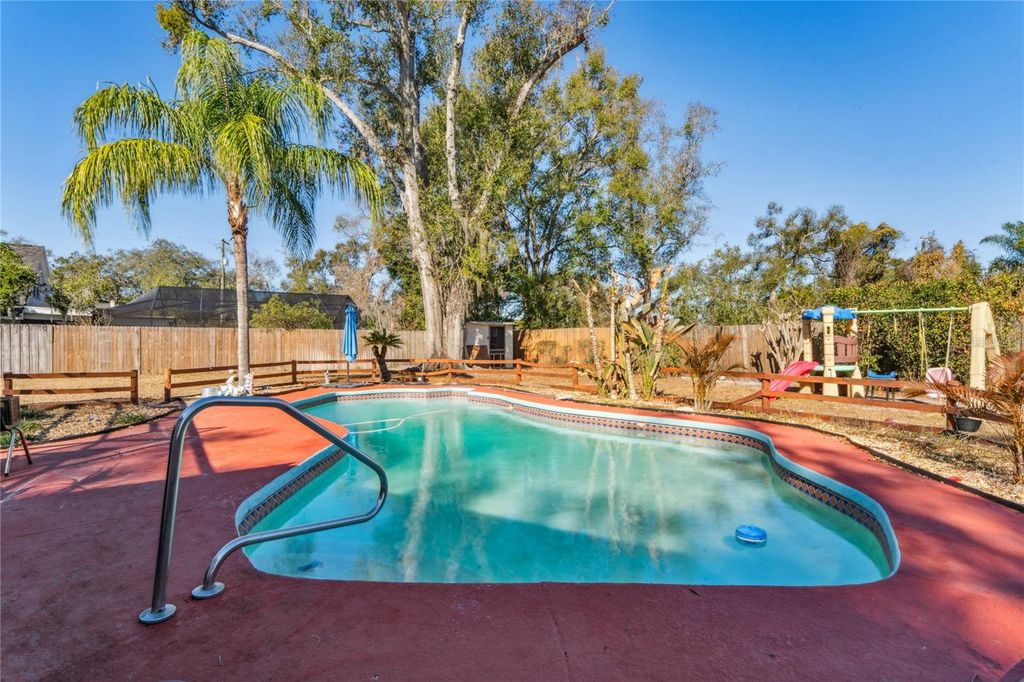 Image 52 of property listing at 1410 VIOLA DRIVE, Brandon, FL 33511