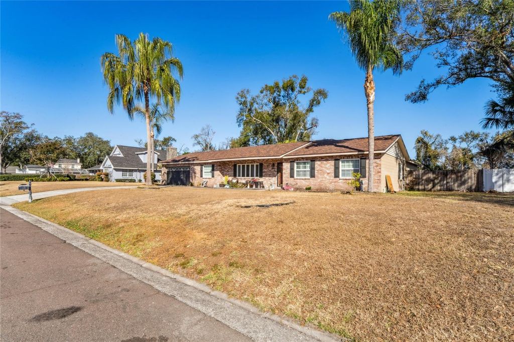 Image 55 of property listing at 1410 VIOLA DRIVE, Brandon, FL 33511