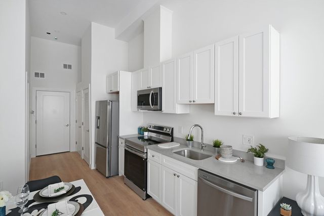 403 Division Street 14, Fall River, MA 02721