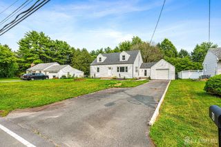 39 Griggs Drive, South Brunswick, NJ 08810