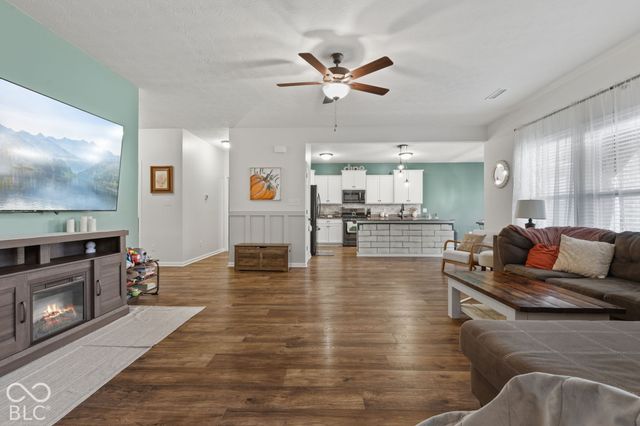 621 Appaloosa Drive, Bargersville, IN 46106