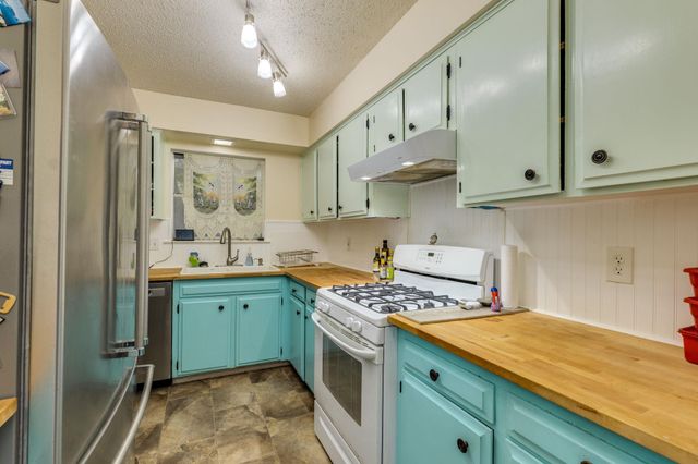 7707 Meadowview LN, Austin, TX 78752