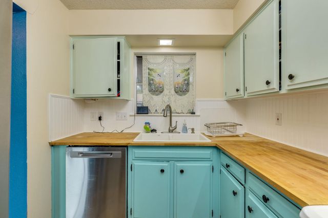 7707 Meadowview LN, Austin, TX 78752