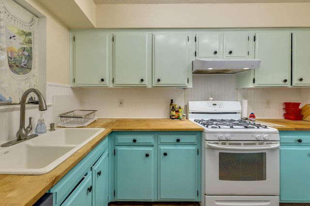 7707 Meadowview LN, Austin, TX 78752