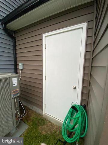 97 BOSQUE CT, Martinsburg, WV 25404