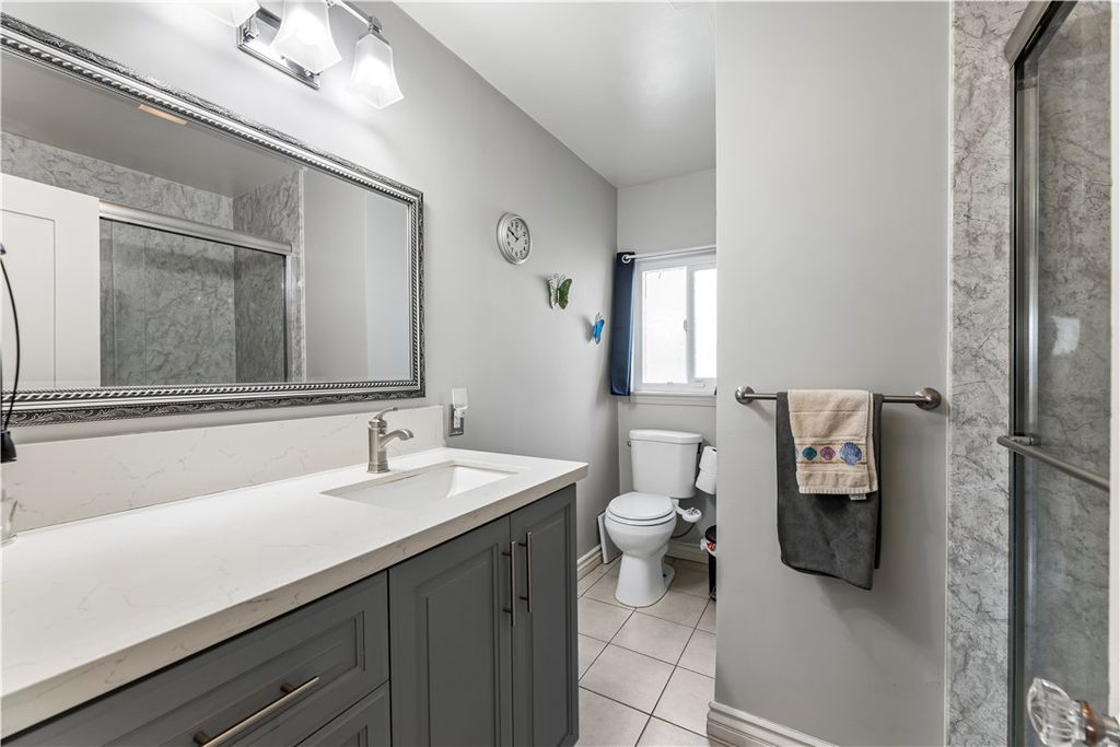 Image 15 of property listing at 2389 Mayfield Avenue, Montrose, CA 91020