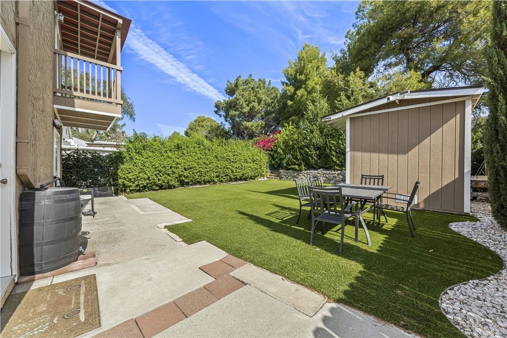 Image 28 of property listing at 2389 Mayfield Avenue, Montrose, CA 91020