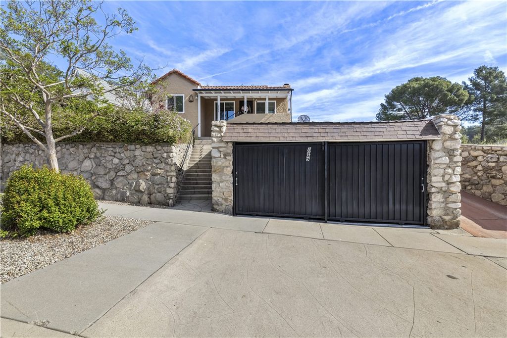 Image 31 of property listing at 2389 Mayfield Avenue, Montrose, CA 91020