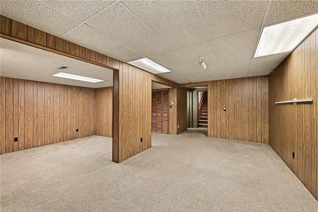 2709 Lawrence Avenue, Lawrence, KS 66047