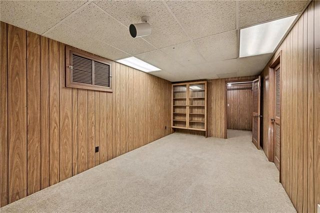 2709 Lawrence Avenue, Lawrence, KS 66047