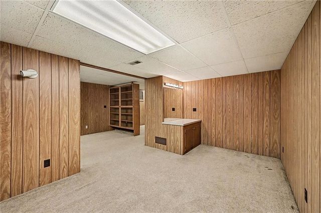 2709 Lawrence Avenue, Lawrence, KS 66047