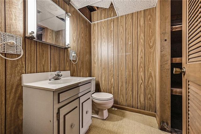 2709 Lawrence Avenue, Lawrence, KS 66047