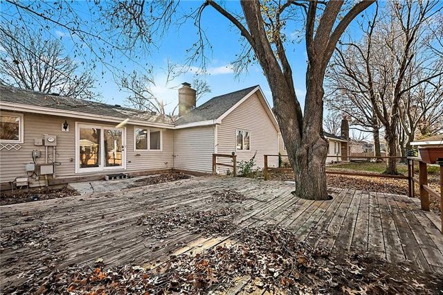 2709 Lawrence Avenue, Lawrence, KS 66047