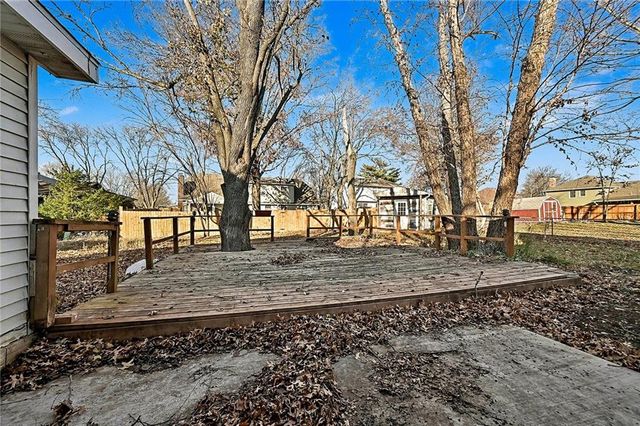 2709 Lawrence Avenue, Lawrence, KS 66047