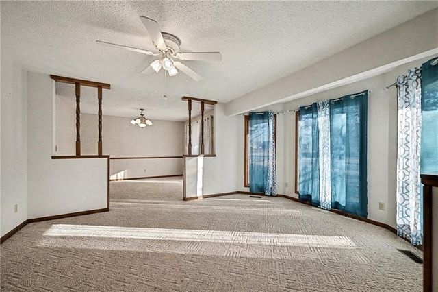 2709 Lawrence Avenue, Lawrence, KS 66047