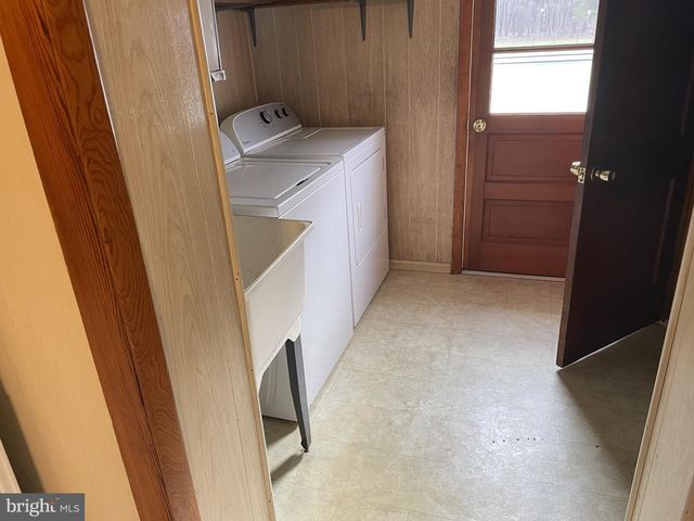 4420 W DENNEYS RD, Dover, DE 19904