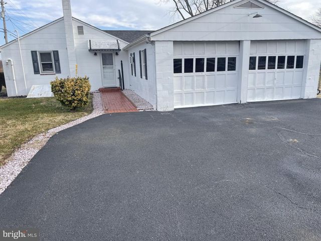 4420 W DENNEYS RD, Dover, DE 19904