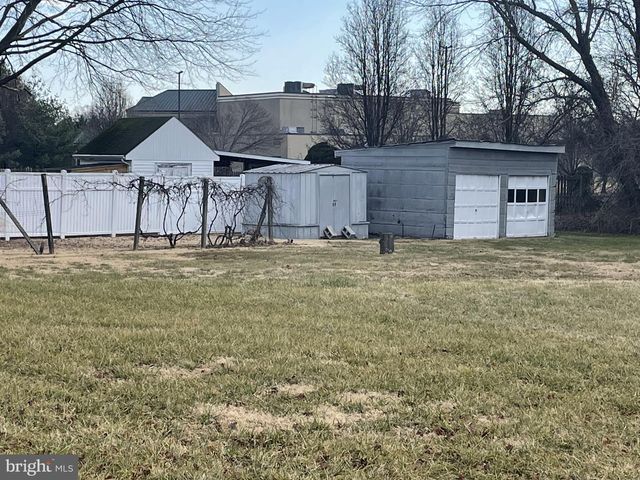 4420 W DENNEYS RD, Dover, DE 19904