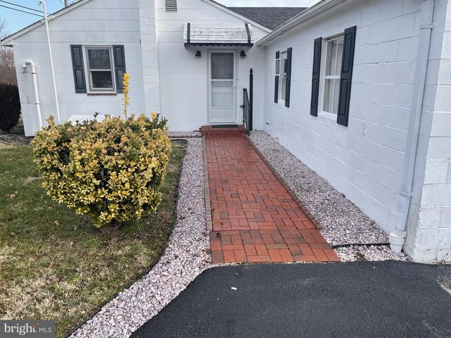 4420 W DENNEYS RD, Dover, DE 19904