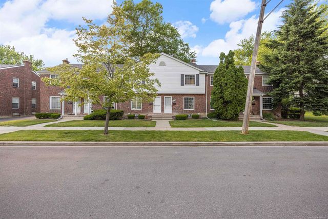 23056 Gary Lane, Saint Clair Shores, MI 48080