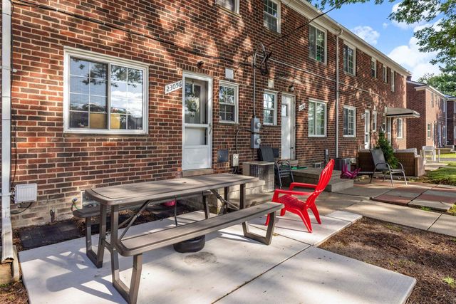 23056 Gary Lane, Saint Clair Shores, MI 48080