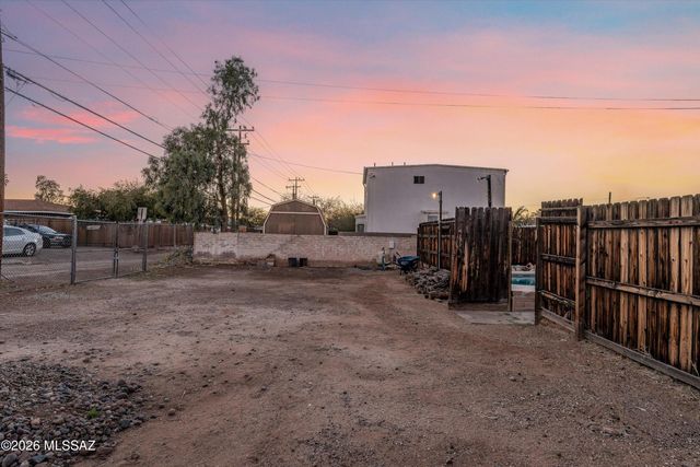 1512 E Copper Street, Tucson, AZ 85719