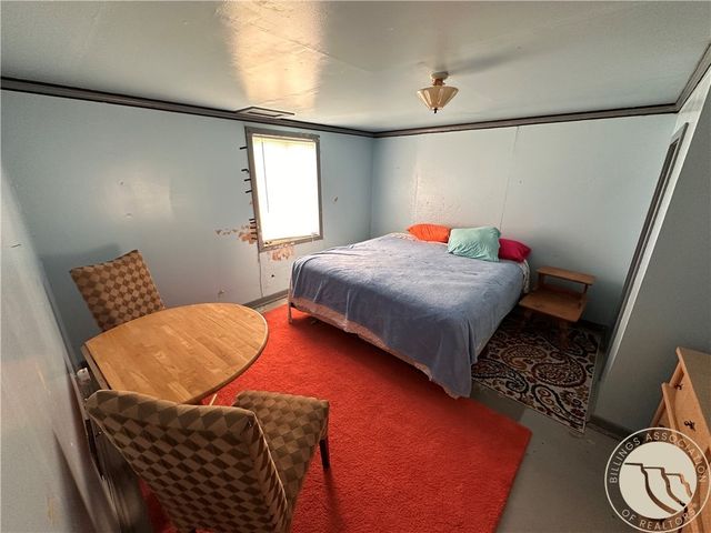 131 S 1st Street W, Baker, MT 59313