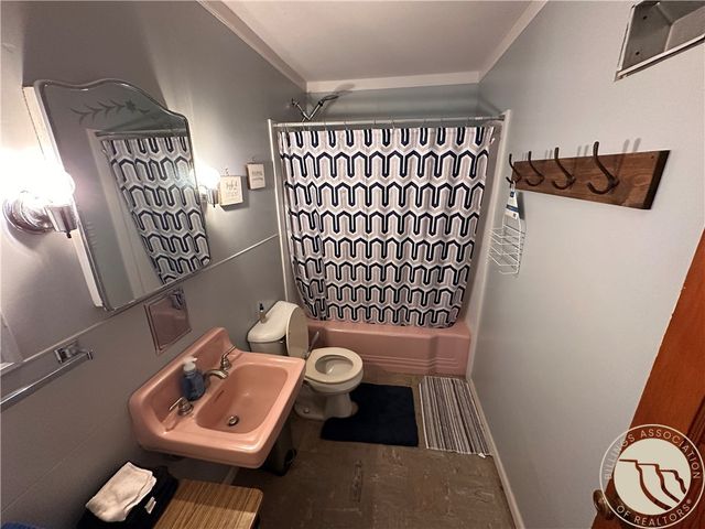 131 S 1st Street W, Baker, MT 59313