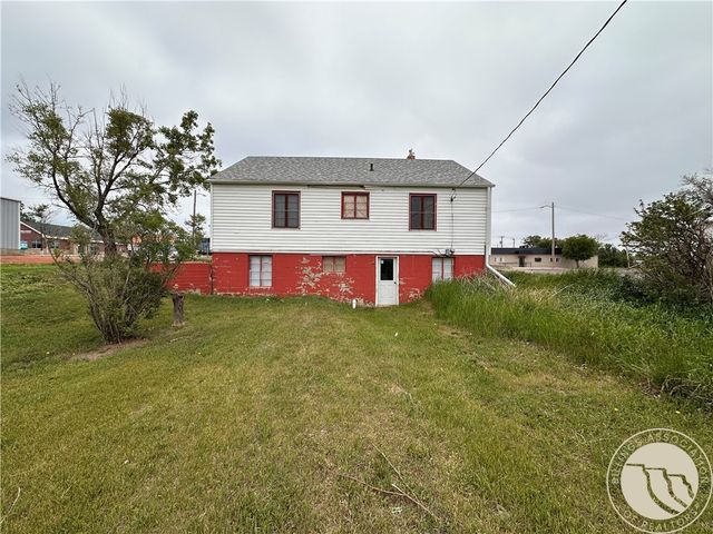 131 S 1st Street W, Baker, MT 59313
