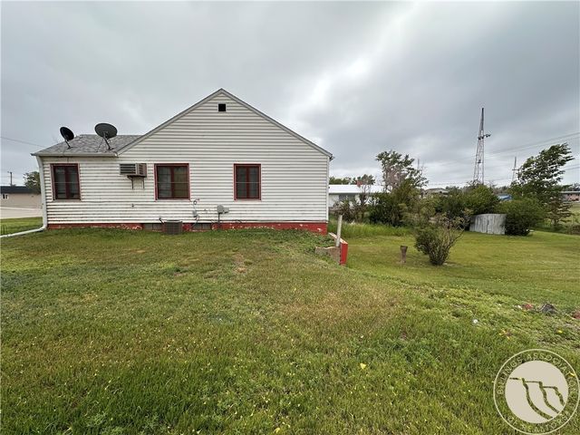 131 S 1st Street W, Baker, MT 59313