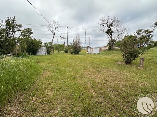 131 S 1st Street W, Baker, MT 59313