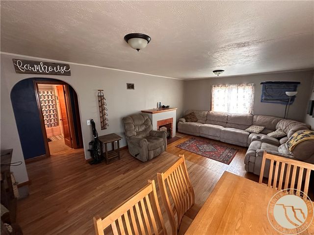 131 S 1st Street W, Baker, MT 59313