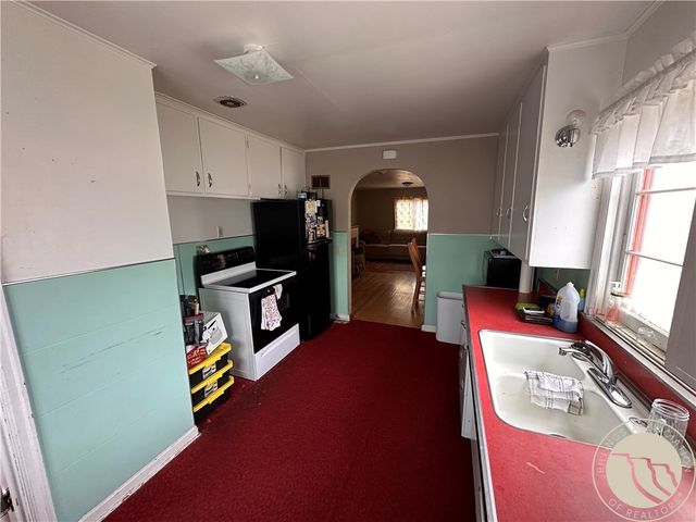 131 S 1st Street W, Baker, MT 59313