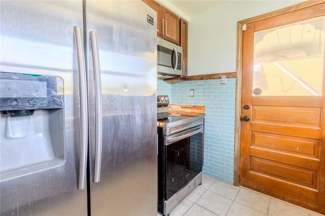 1832 Texas, West Mifflin, PA 15122