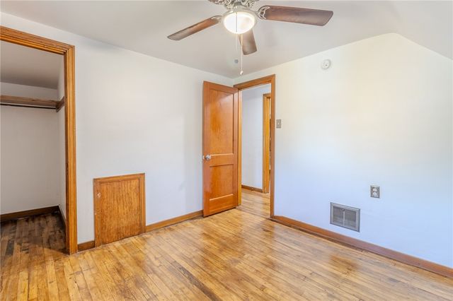 1832 Texas, West Mifflin, PA 15122