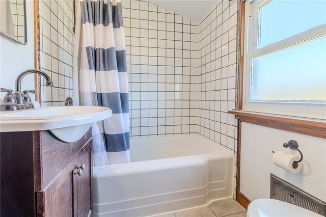 1832 Texas, West Mifflin, PA 15122