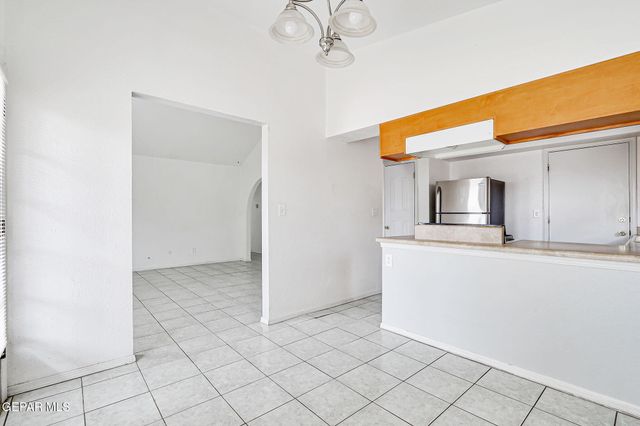 3229 E GLEN Drive, El Paso, TX 79936