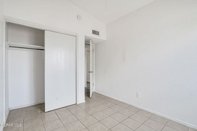 3229 E GLEN Drive, El Paso, TX 79936